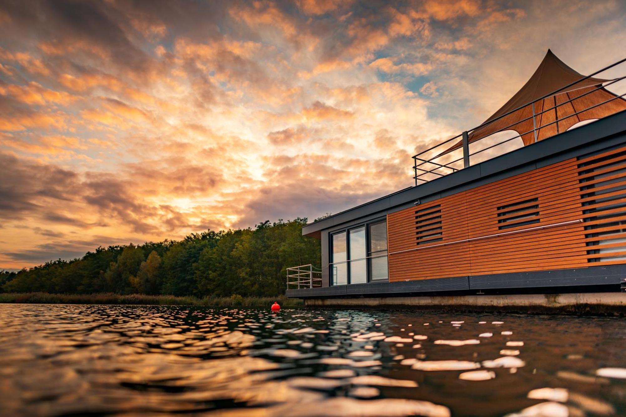 Schwimmende Ferienhäuser auf dem See - Spreewald Vetschau/Spreewald Zimmer foto